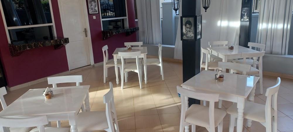 Azzurro Apero Caffe - Entebbe Kitooro