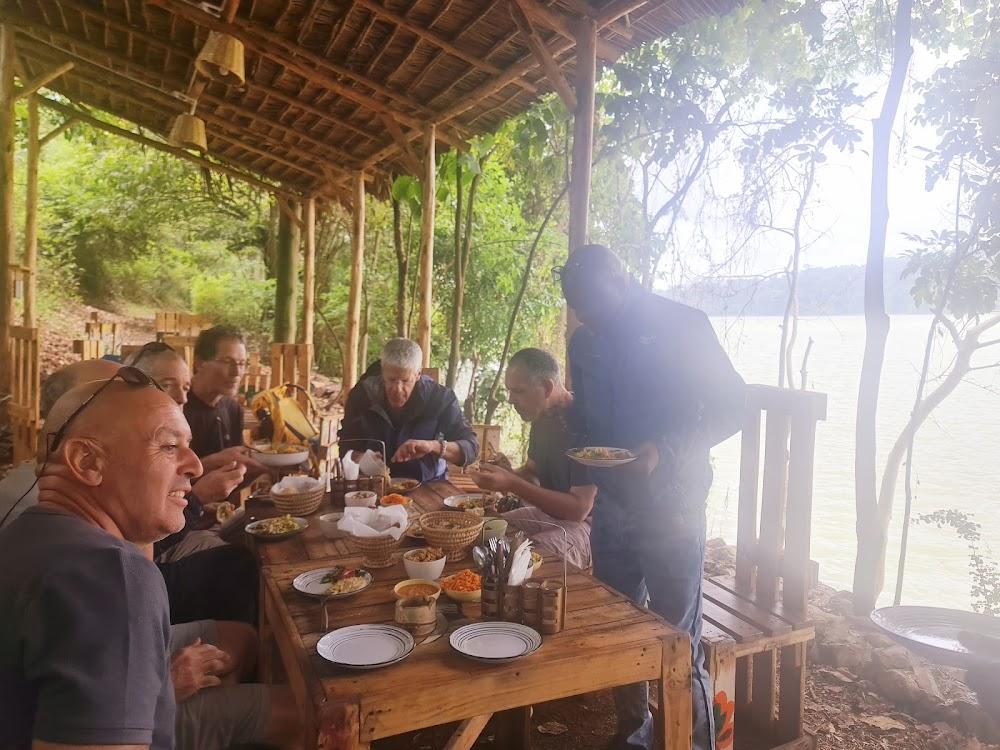 Duluti crater lake restaurant
