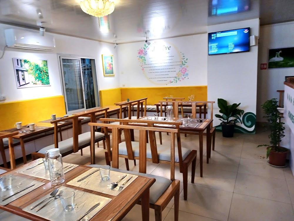 Loving Hut Douala Restaurant Végétalien