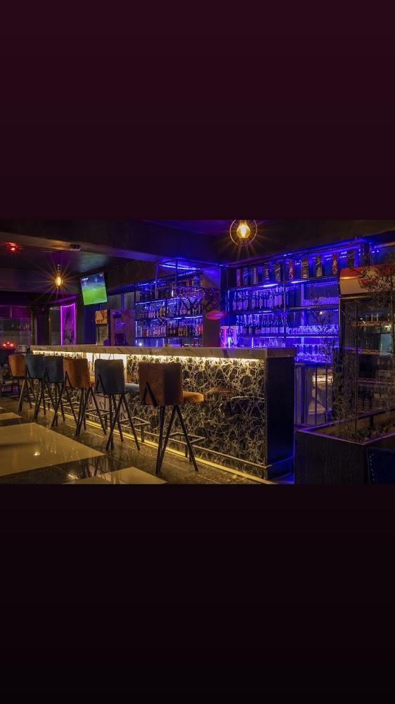 Pradah lounge