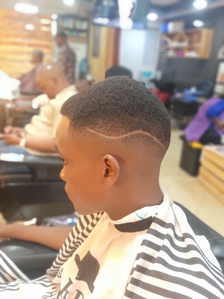 ALPHA-MAN BARBERSHOP & SPA