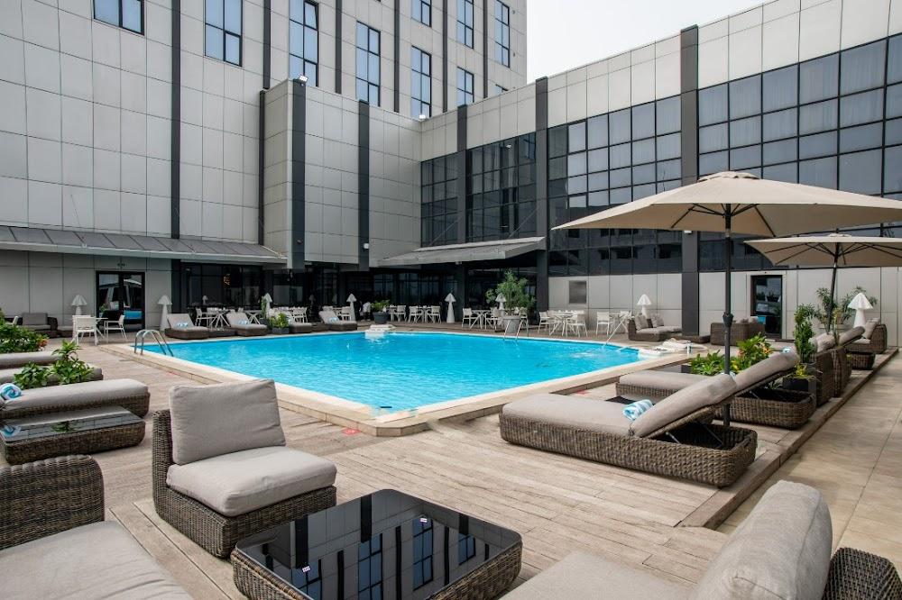 KRYSTAL PALACE HOTEL