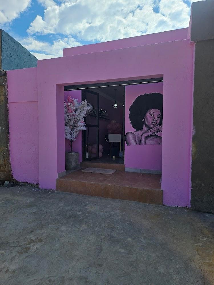 Nail and brow beauty spa