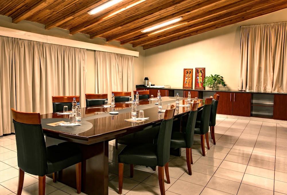 Serendib Suites & Conference Centre Hotel
