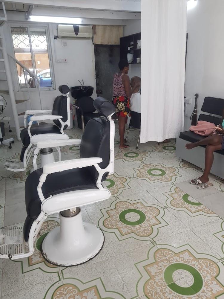 Sir Mae Barber & Spa